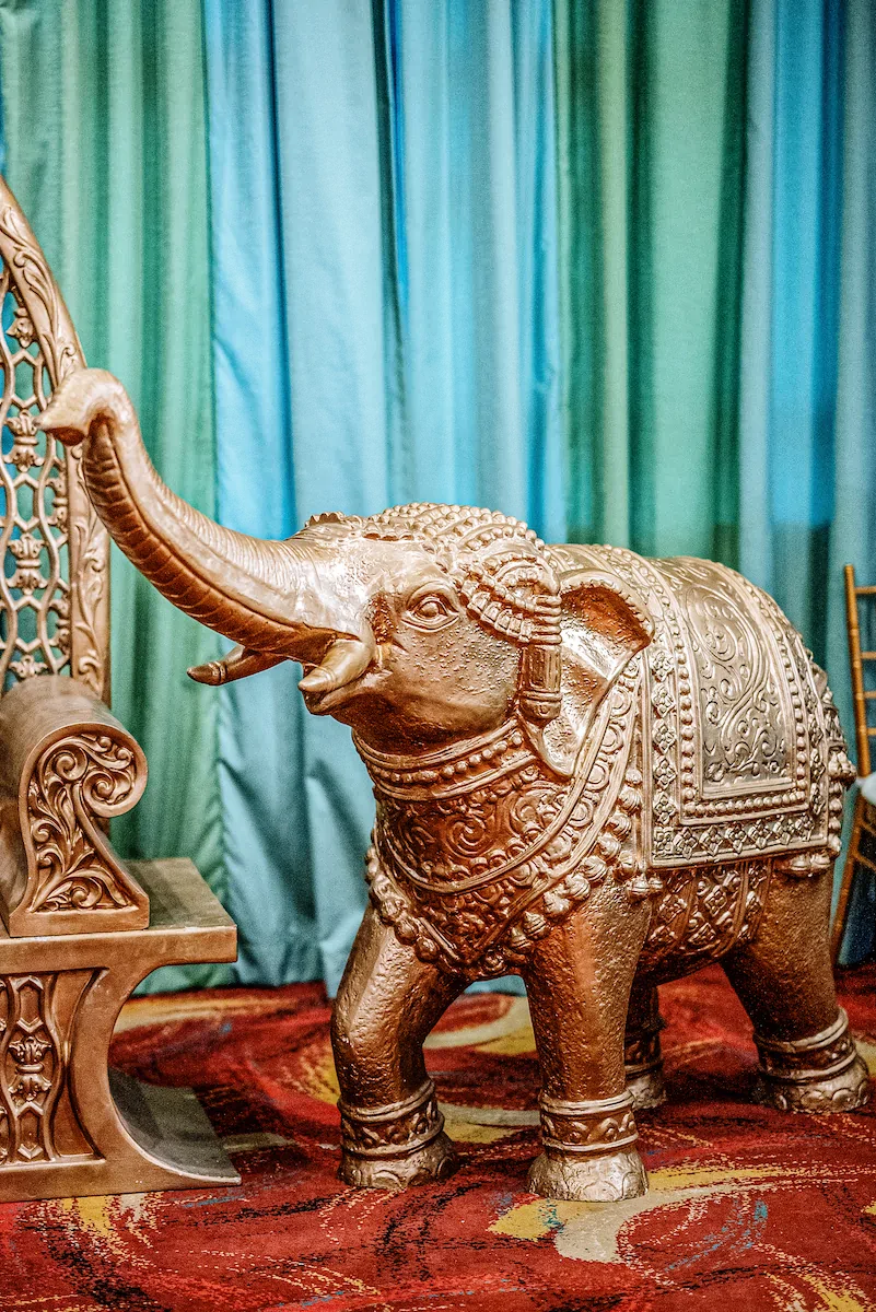Entrance Decor — Alangkaar