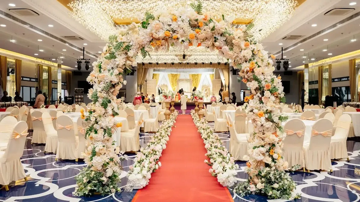 Walkway Decor — Alangkaar