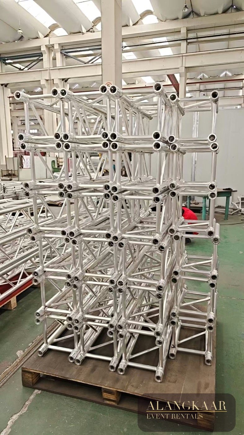 Aluminium truss sections
