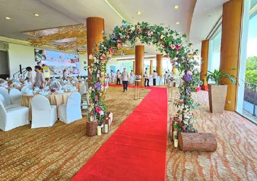 Floral arch entrance in the Horizon Pavilion